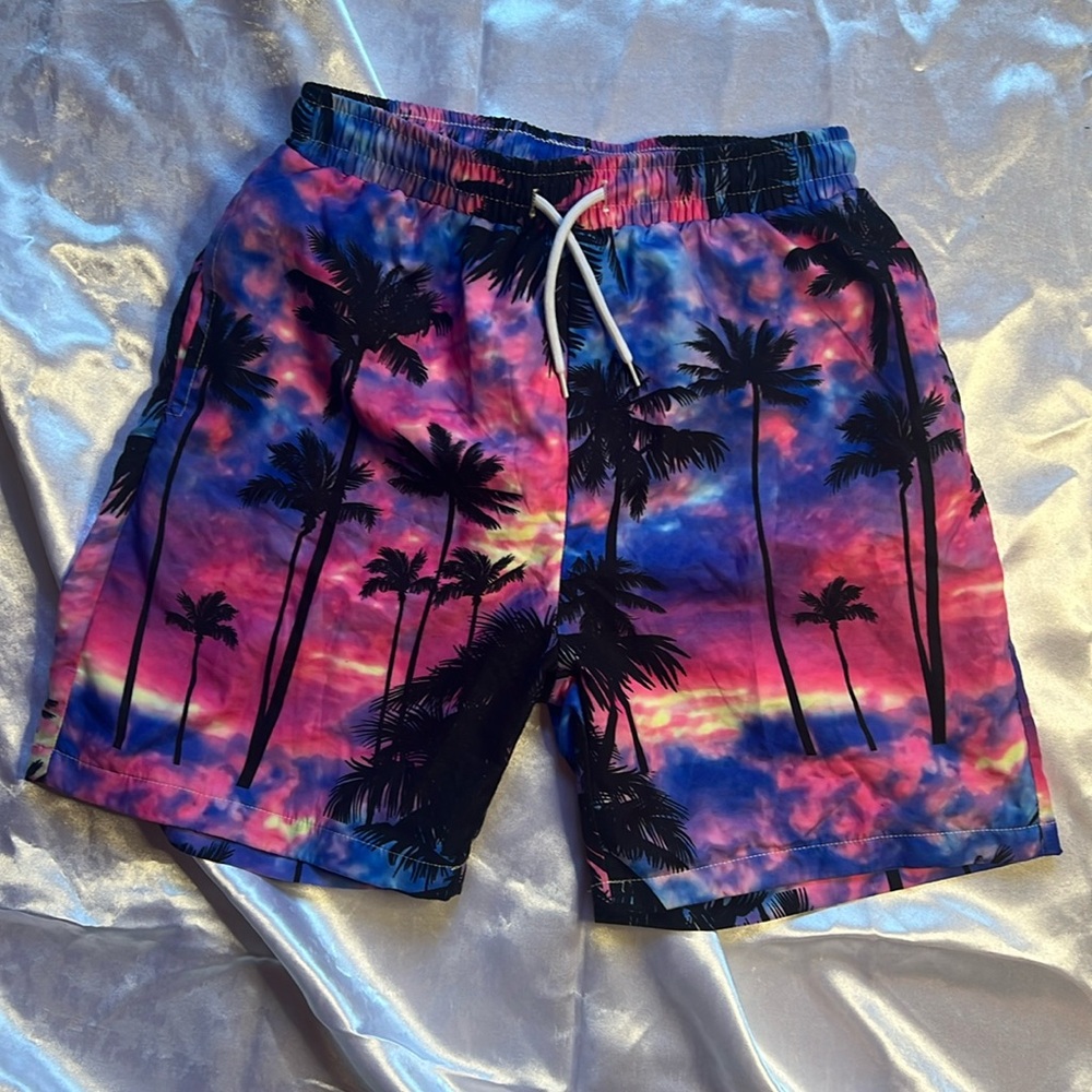 BOYS TROPICAL PRINT SWIM TRUNKS